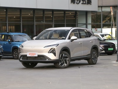 五菱星光S价格，最低售价8.18万起！优惠不等人