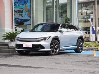 烨P7多少钱，最低售价19.99万起，配置亮点多
