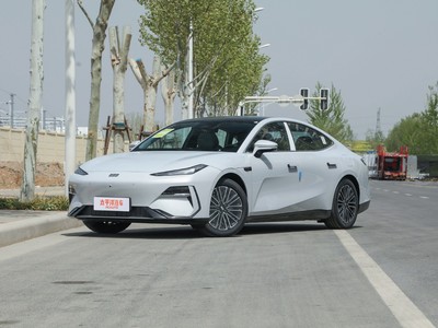 银河E8最新价格2025款大起底，买车超详细！