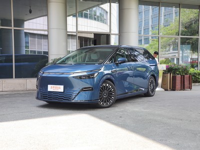 小鹏X9最新价格2025款，各配置车型售价全知晓